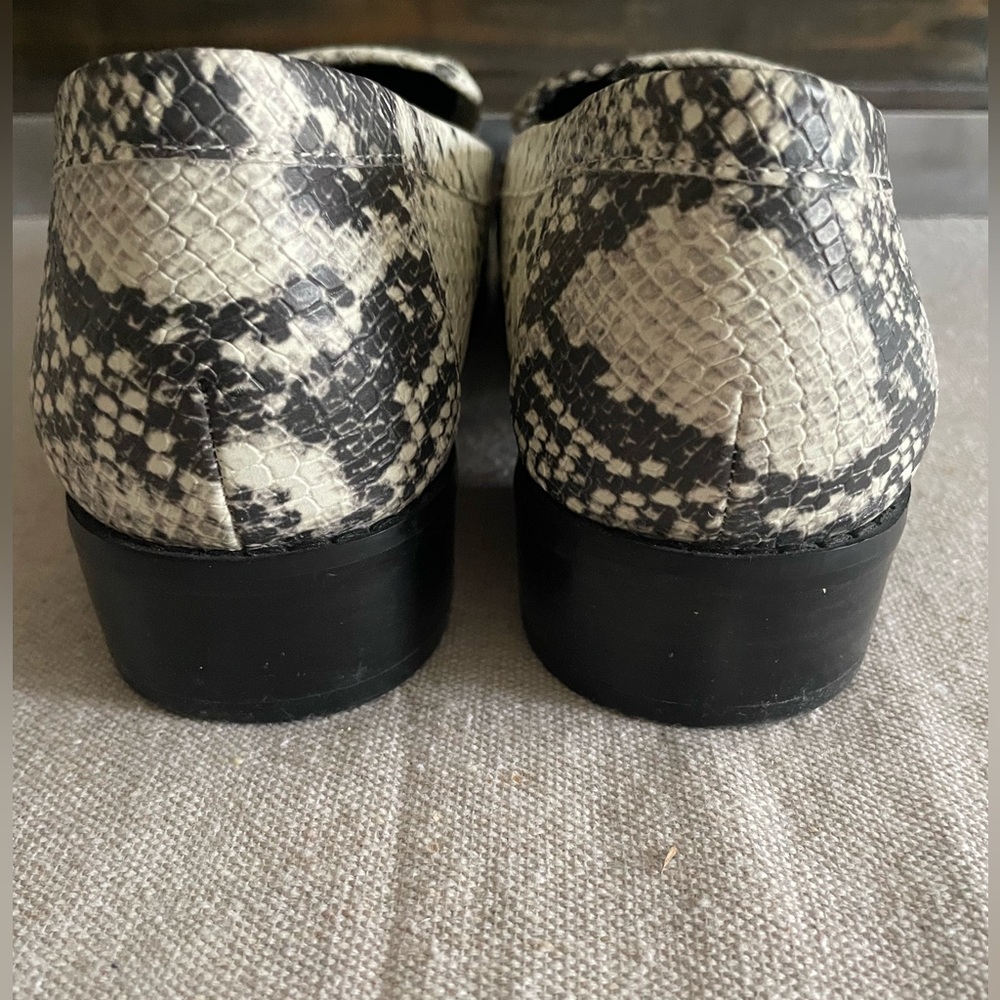 Bleecker & Bond Python Print Buckle Loafers Sz 9.5 - image 5